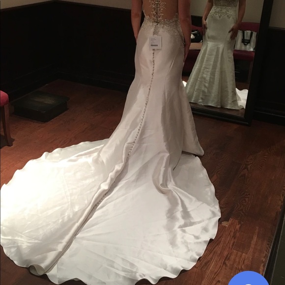 Essence of Australia Style D2294 Wedding Dress - Picture 7 of 10